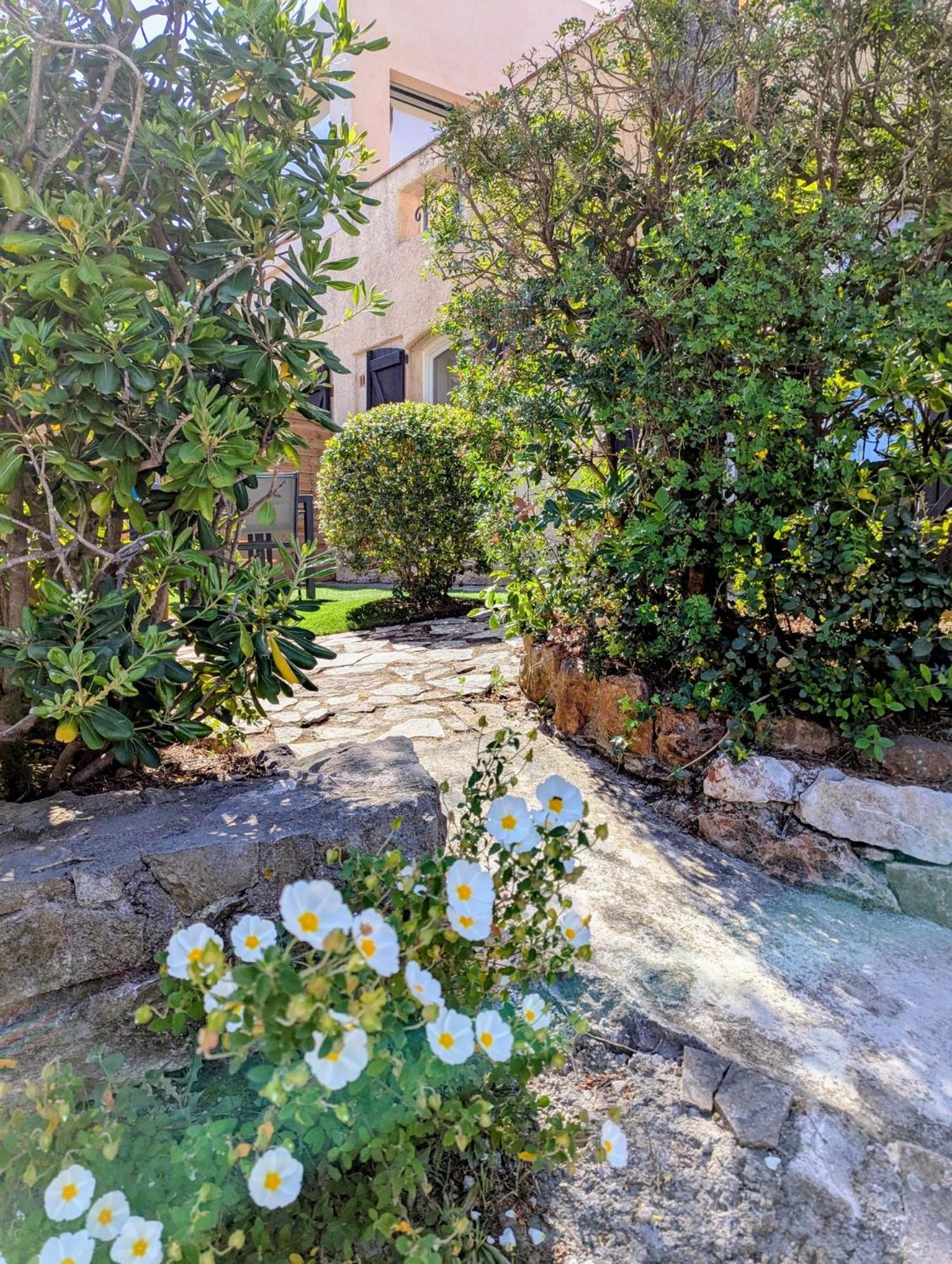 Eucalyptus, Calme Entoure De Verdure Et Pres De La Mer Saint Aygulf Exterior photo
